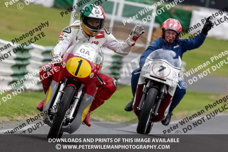 Vintage motorcycle club;eventdigitalimages;mallory park;mallory park trackday photographs;no limits trackdays;peter wileman photography;trackday digital images;trackday photos;vmcc festival 1000 bikes photographs